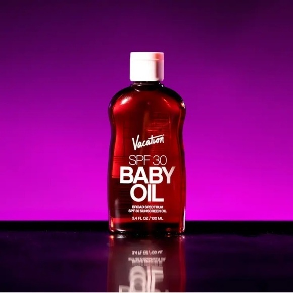 VACATION Baby Oil SPF 30 The Ultimate Shine - Picture 2 of 8